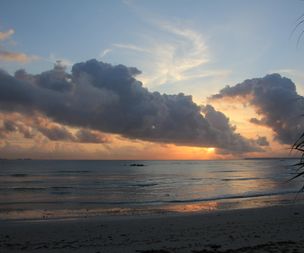 Sunrise @ Mikadi Beach Lodge