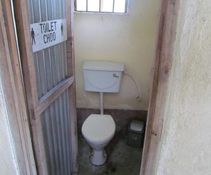 Toilet in Bagamoyo - rare! - it worked 